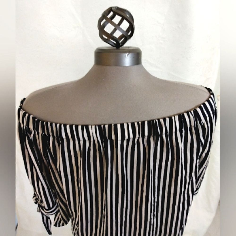 H&M Blouse Short Sleeve Top Black & White Stripes SZ 12 Bow Ties - Picture 8 of 9
